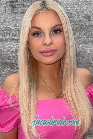 223241 - Yuliia Age: 33 - Ukraine