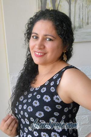 223311 - Julissa Age: 48 - Peru