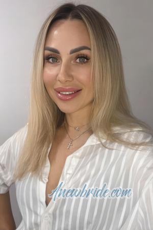 223452 - Elena Age: 43 - Ukraine