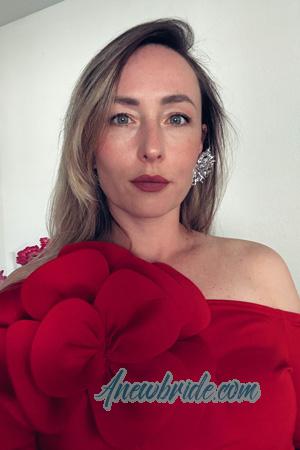 223461 - Olga Age: 39 - USA