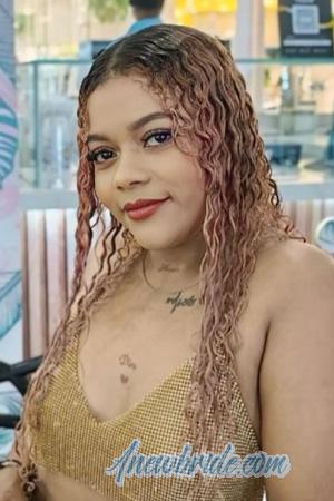 223532 - Yulieth Age: 33 - Colombia