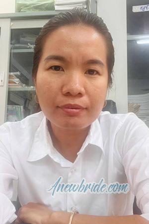224007 - Theary Age: 40 - Cambodia