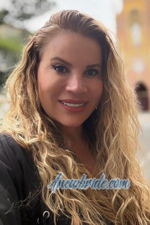 224082 - Sandra Age: 51 - Colombia