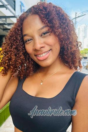 224152 - Saray Age: 20 - Colombia