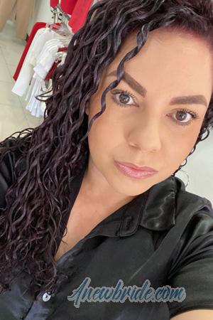 224155 - Silvia Age: 20 - Costa Rica