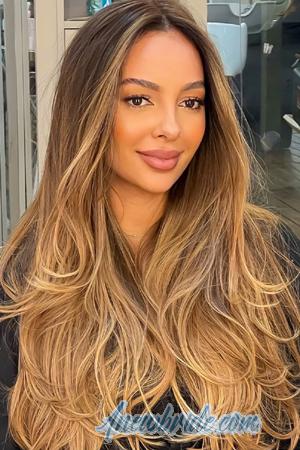 224384 - Lara Age: 27 - Brazil