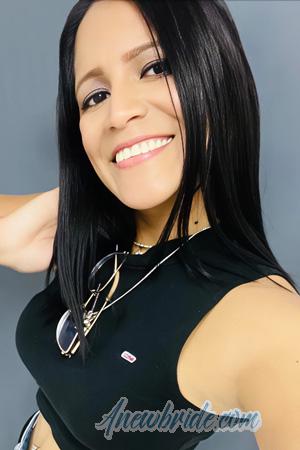 224513 - Carolina Age: 33 - Peru