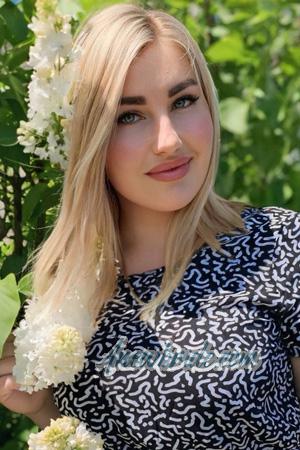 224697 - Irina Age: 32 - Ukraine