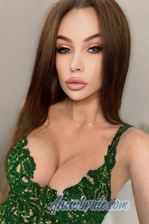 225052 - Anastasiia Age: 25 - Ukraine