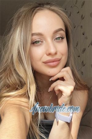 225183 - Yevhenia Age: 33 - Ukraine
