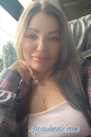 225266 - Viktoriia Age: 43 - Ukraine