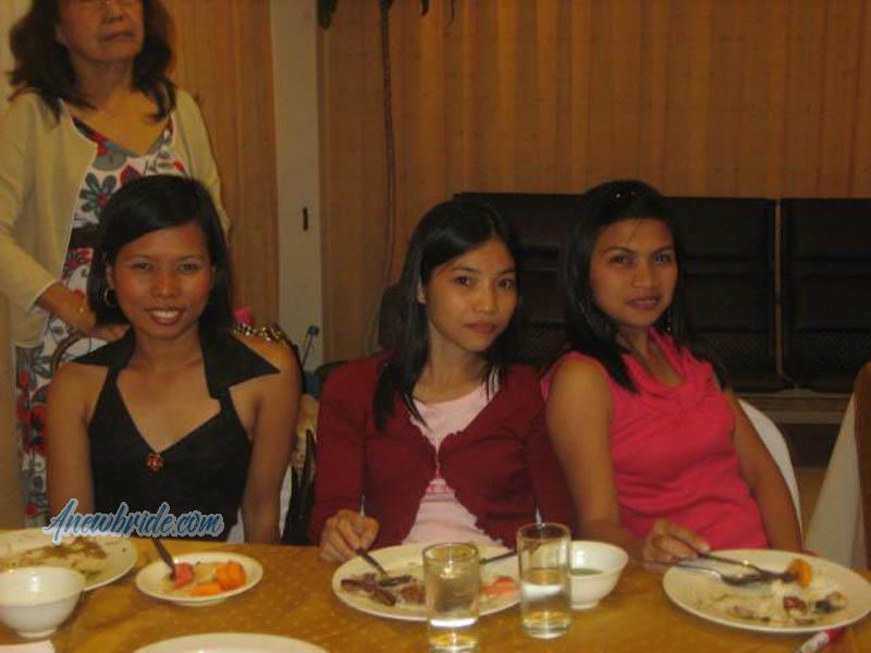 Philippine-Women-8594-1