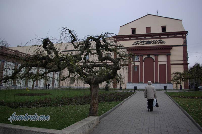 ukraine-women-12-08-200