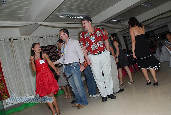 young-filipino-women-027